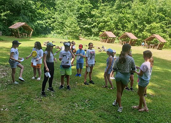 Lekcja przyrody kl. 4a w Uroczysku Drętowo grafika