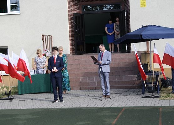 Zakończyliśmy rok szkolny grafika