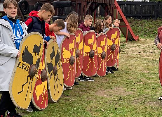 Lekcja historii w terenie grafika