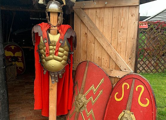 Lekcja historii w terenie grafika