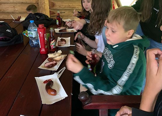 Lekcja historii w terenie grafika