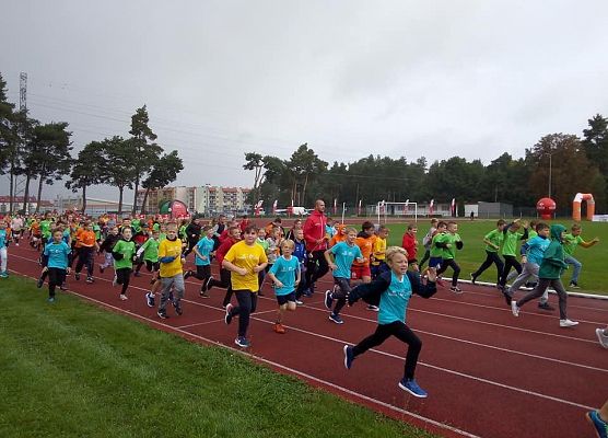 Z podwórka na bieżnię grafika