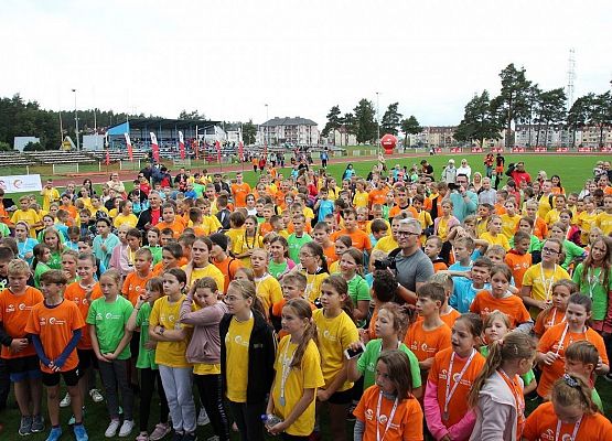 Z podwórka na bieżnię grafika