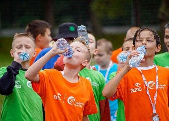 Z podwórka na bieżnię grafika