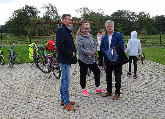 4c na rajdzie rowerowym grafika