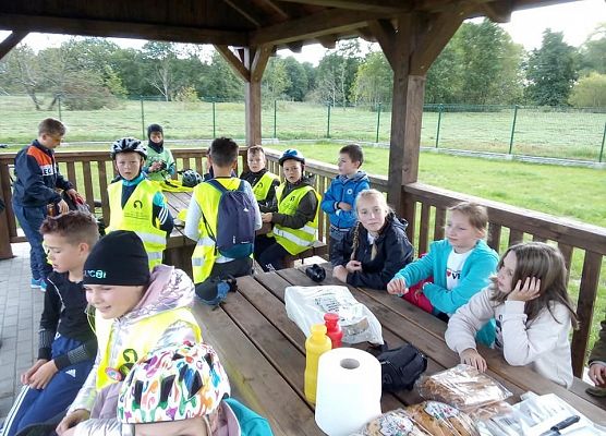 4c na rajdzie rowerowym grafika