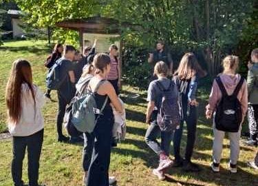 Lekcja przyrody klasy 8c w Drętowie grafika