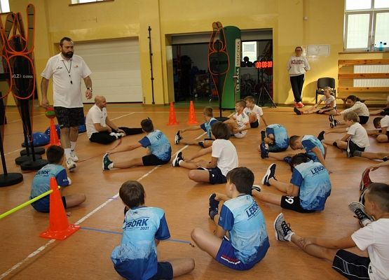 Szkolny Skills Challange 2021 - wygraj trening z Marcinem Gortatem zawitał do SP nr 1! grafika