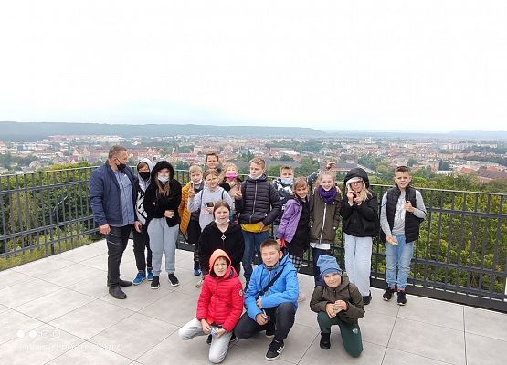 Klasy piąte na lekcji plastyki w muzeum i … grafika