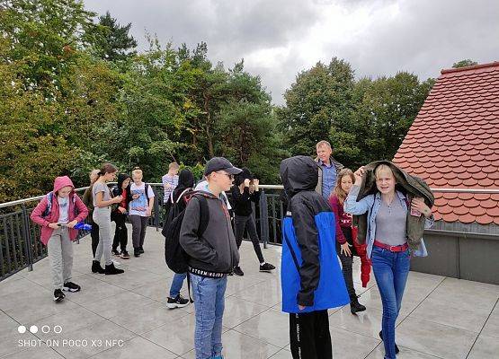 Klasy piąte na lekcji plastyki w muzeum i … grafika