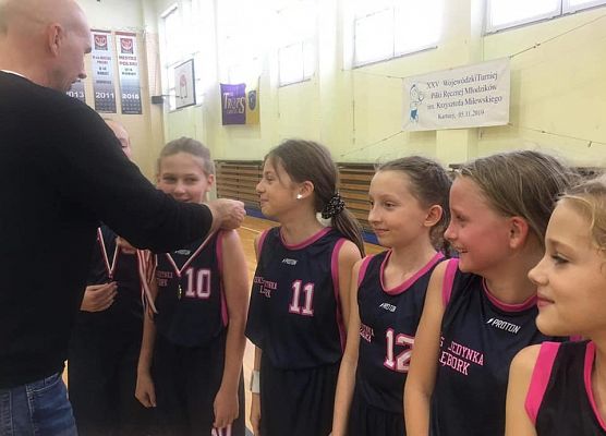 Zwycięski turniej koszykarek z SP1 grafika