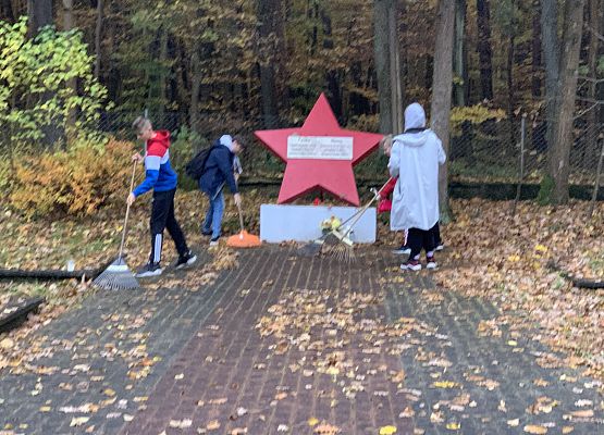 Szkoła pamięta grafika