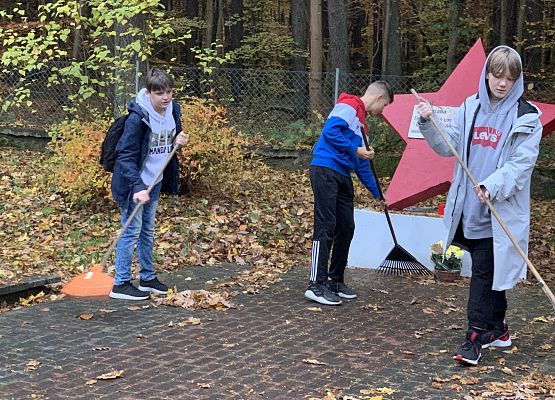 Szkoła pamięta grafika