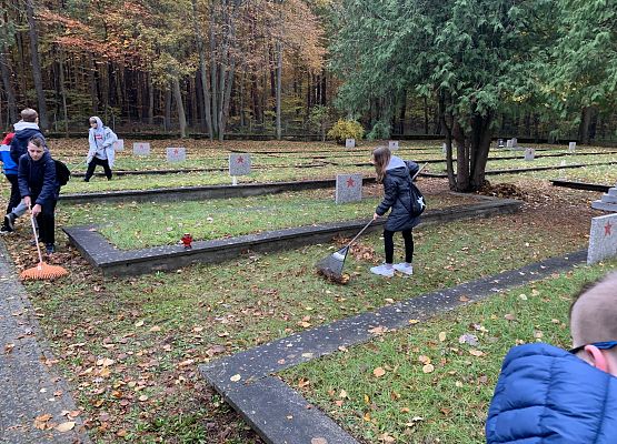 Szkoła pamięta grafika