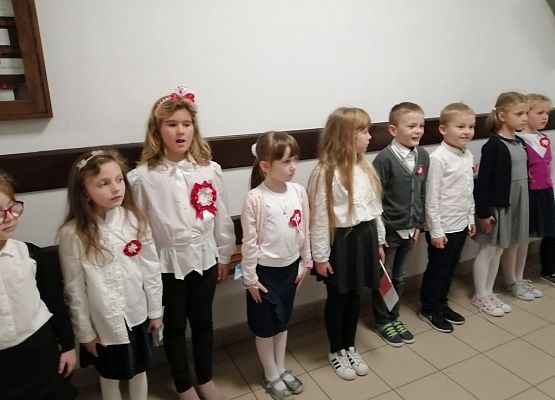 Narodowe Święto Niepodległości uczciliśmy śpiewem grafika