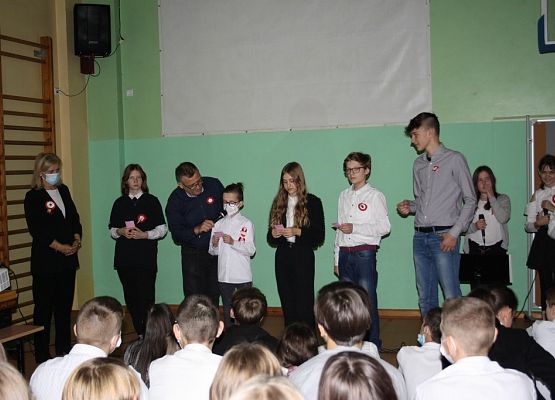 Narodowe Święto Niepodległości uczciliśmy śpiewem grafika