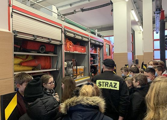 Kolejne klasy z wizytą w siedzibie Straży Pożarnej grafika