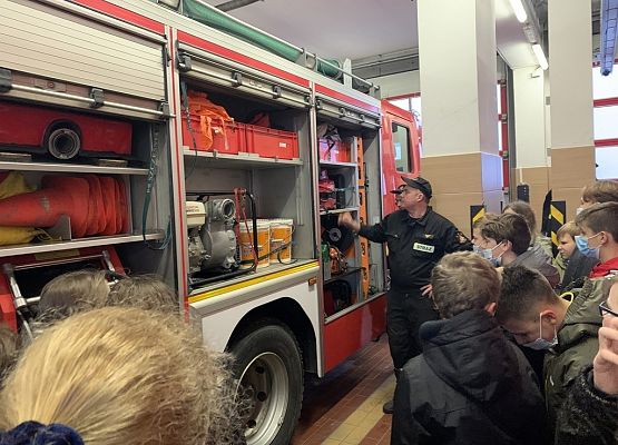 Kolejne klasy z wizytą w siedzibie Straży Pożarnej grafika