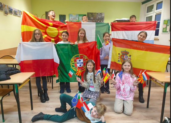  Międzynarodowe spotkanie online - Projekt  Erasmus +  grafika