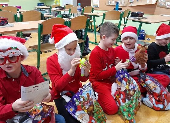 Mikołajki w naszej szkole grafika