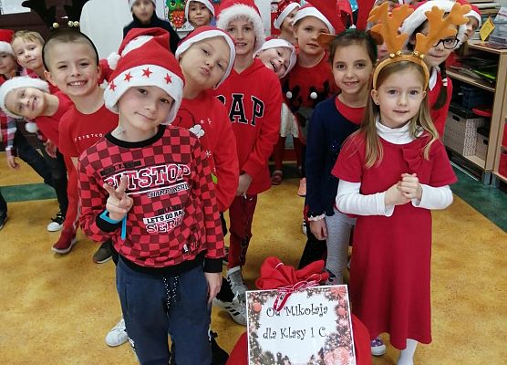 Mikołajki w naszej szkole grafika