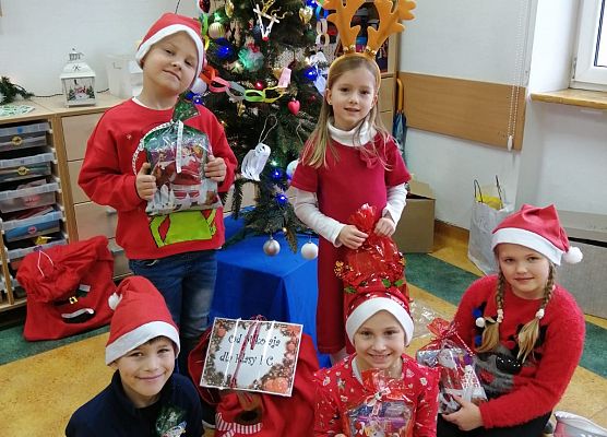 Mikołajki w naszej szkole grafika