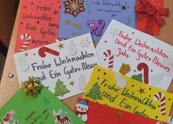 Merry Christmas, Frohe Weihnachten, Feliz Navidad, . świąteczne życzenia Erasmus+ grafika