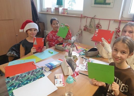 Merry Christmas, Frohe Weihnachten, Feliz Navidad, . świąteczne życzenia Erasmus+ grafika