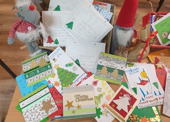 Merry Christmas, Frohe Weihnachten, Feliz Navidad, . świąteczne życzenia Erasmus+ grafika