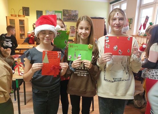 Merry Christmas, Frohe Weihnachten, Feliz Navidad, . świąteczne życzenia Erasmus+ grafika