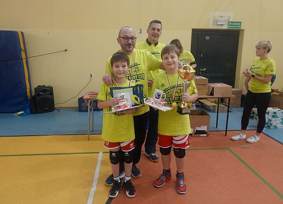 Młodzi siatkarze i ich sukcesy grafika