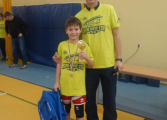 Młodzi siatkarze i ich sukcesy grafika