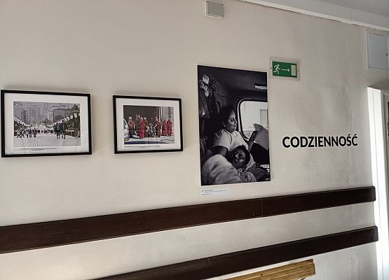 Galeria „Świat w oknie” grafika