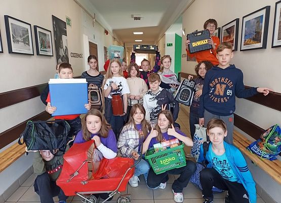 Dzień bez plecaka grafika