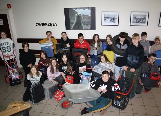 Dzień bez plecaka grafika