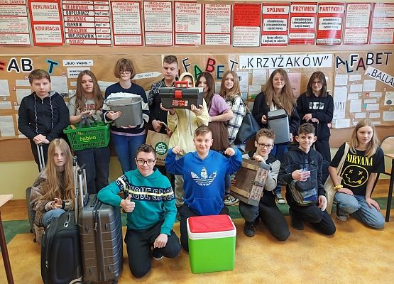 Dzień bez plecaka grafika