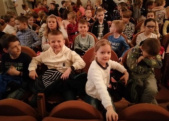 Wizyta klas Ib i Ic w Teatrze Lalki Tęcza w Słupsku grafika