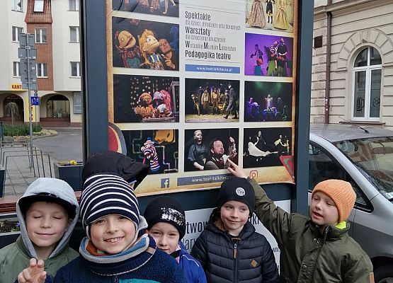 Wizyta klas Ib i Ic w Teatrze Lalki Tęcza w Słupsku grafika