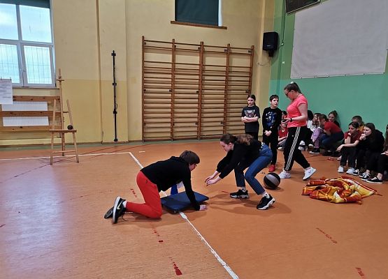 Dzień ciekawości świata grafika