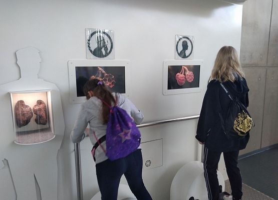 Wizyta w „Experymencie” grafika