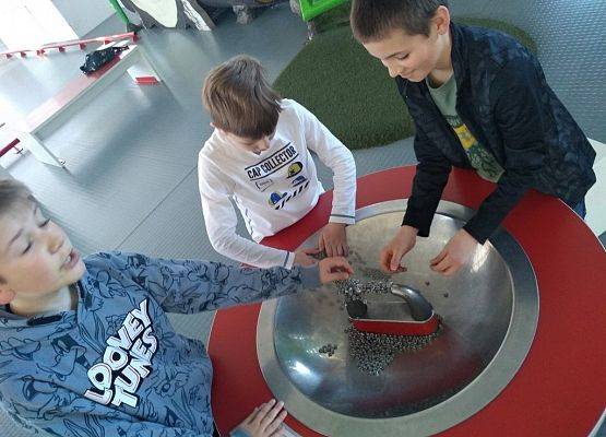 Wizyta w „Experymencie” grafika