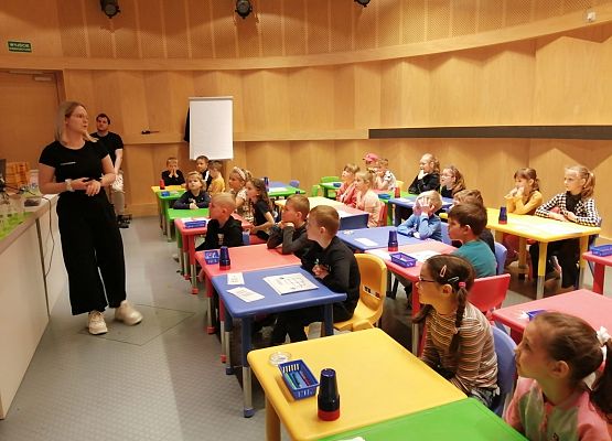 Wycieczka do Centrum Nauki Experyment w Gdyni grafika