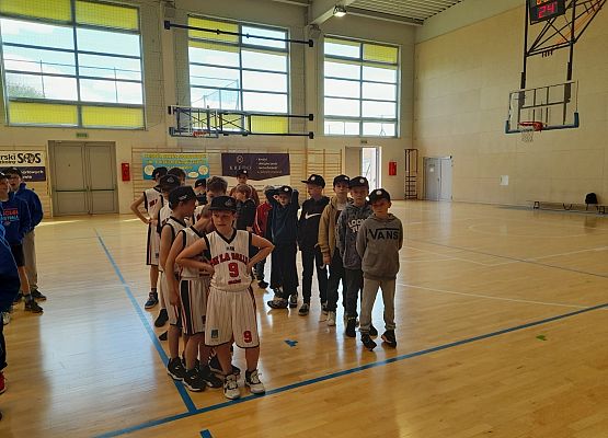 Uczniowie z UKS ,,jedynka" na Międzynarodowym Turnieju Koszykówki w Człuchowie grafika