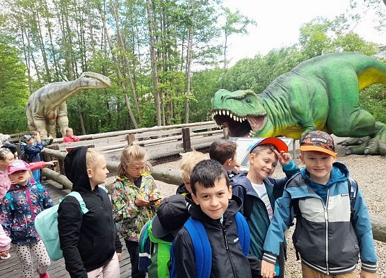 Wycieczka klasy 1D do Parku Ewolucji grafika