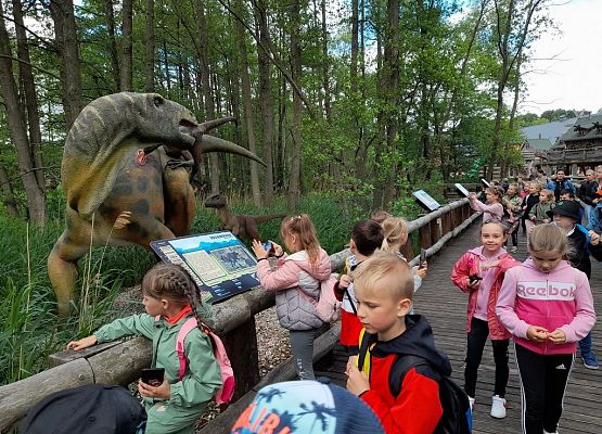 Wycieczka klasy 1D do Parku Ewolucji grafika