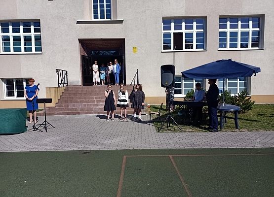 Zakończenie roku szkolnego 2021/2022 grafika