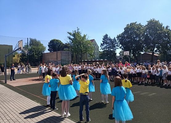 Zakończenie roku szkolnego 2021/2022 grafika