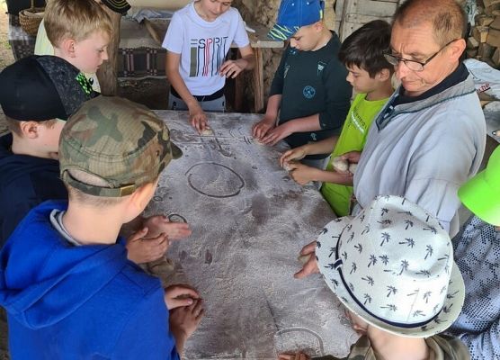 Śladami średniowiecznych ludów grafika