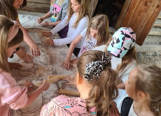 Śladami średniowiecznych ludów grafika