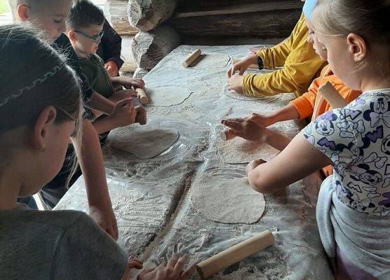 Śladami średniowiecznych ludów grafika